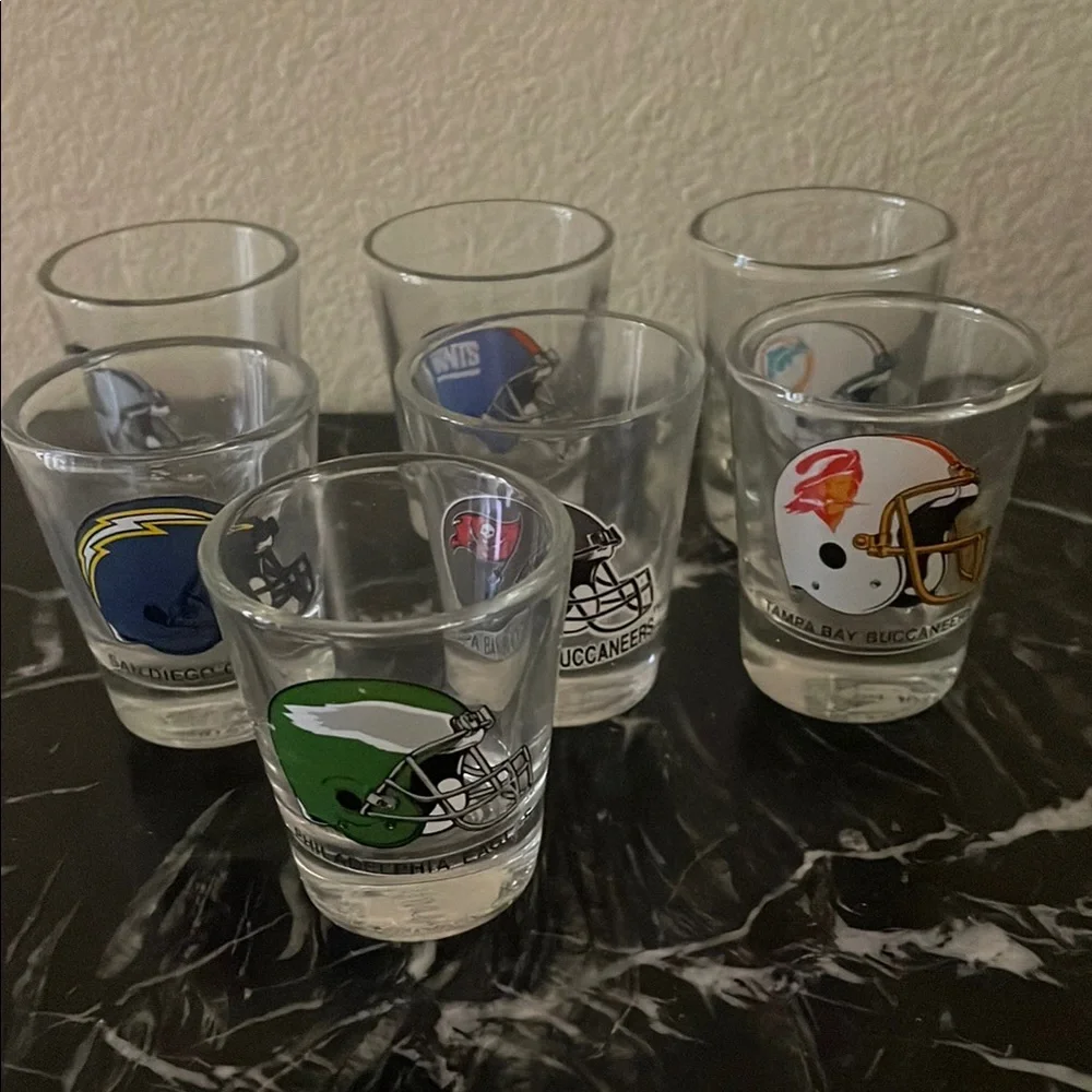 NFL Team Helmet Shot Glass Set